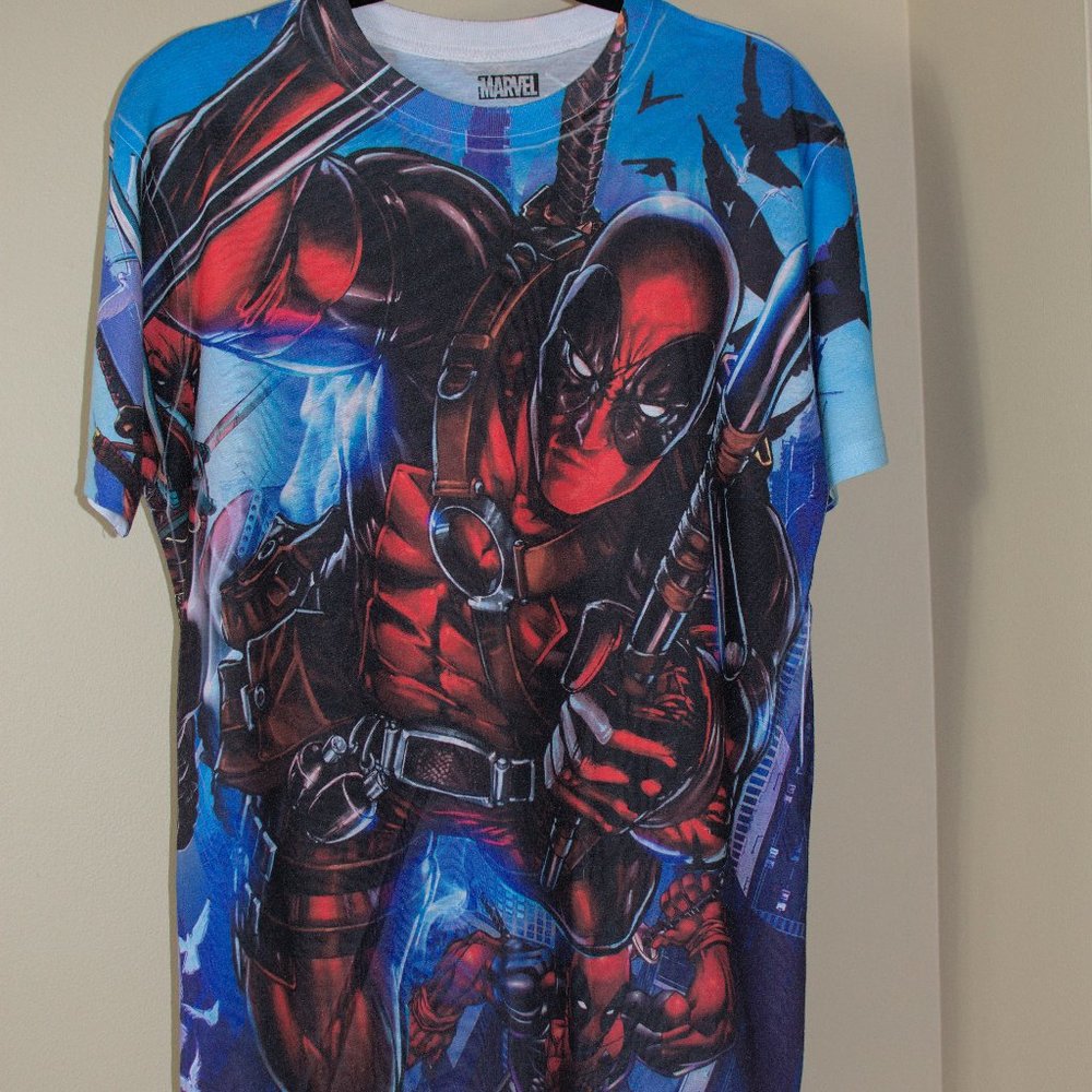 Marvel Deadpool Graphic Tee -  M